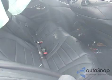 2015 Mercedes-Benz C 300 4Matic z USA, uszkodzony, nr VIN 55SWF4KB9FU093303